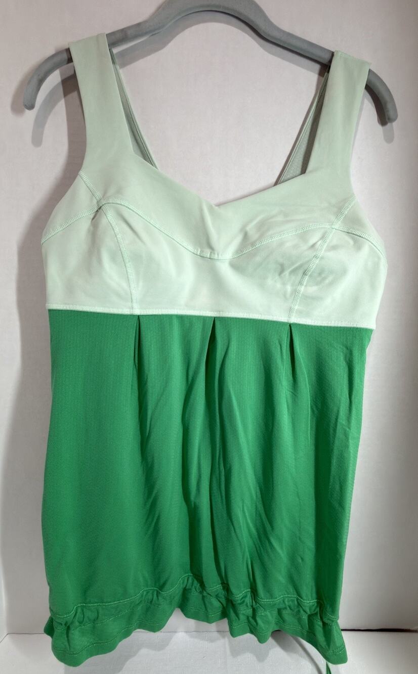 Lululemon Run Tame Me Tank Womens size 6 Very Green Fresh Teal Top Sports Bra